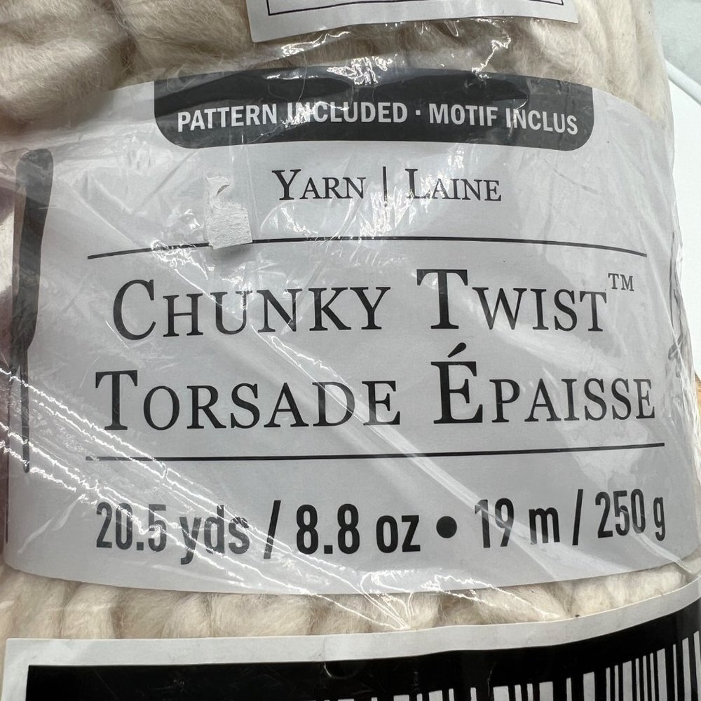 Loops and Threads Chunky Grande Yarn 8.8 oz 20.5 yds Neutral Cream - Picture 3 of 8